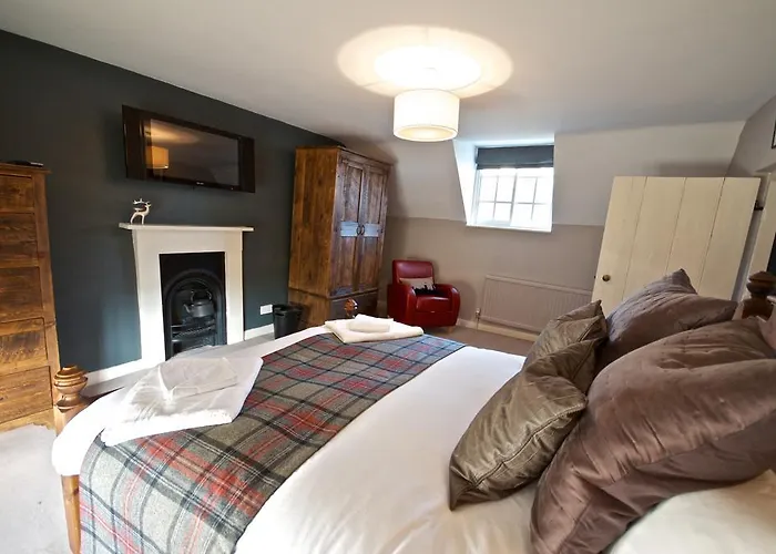 Stunning Yew Tree Cottage
