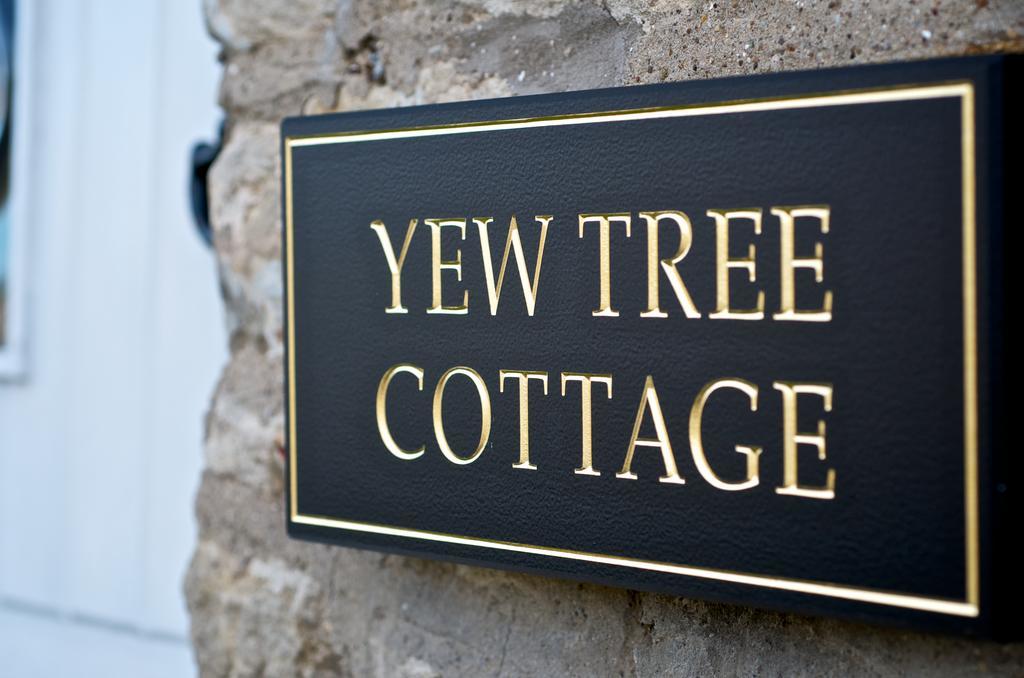 Landhaus Stunning Yew Tree *
